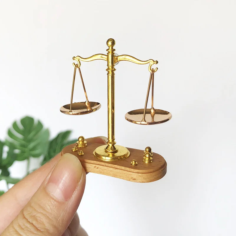 1/12 Miniature Model Dollhouse Accessory Toy Scales of Justice Mini Balance Toy_5
